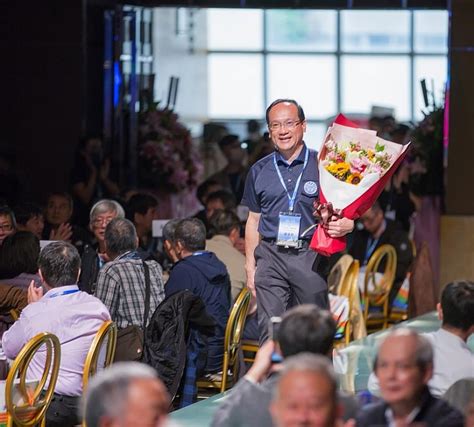 楊登嵙|斜槓贏人生 聖約翰科大傑出校友楊登嵙：以科學開創。